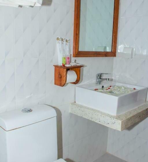 プールビュースイート, The Blanc Residence