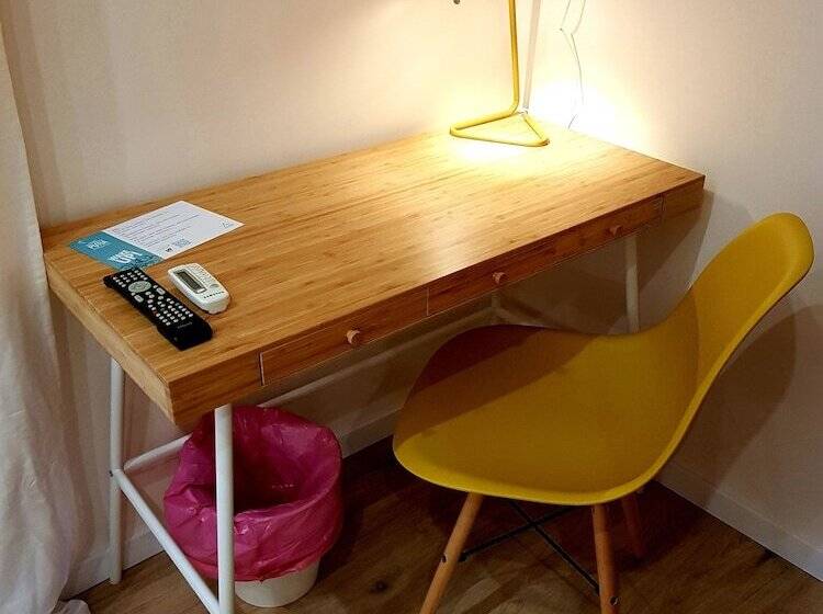 اتاق اکونومی, B&b Gisira