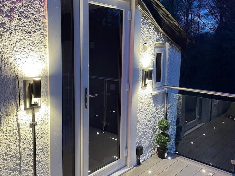 غرفة رومانسية, Glencree