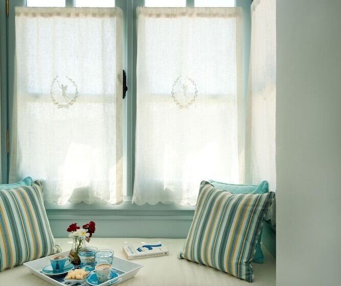 Pokój Deluxe, Alura