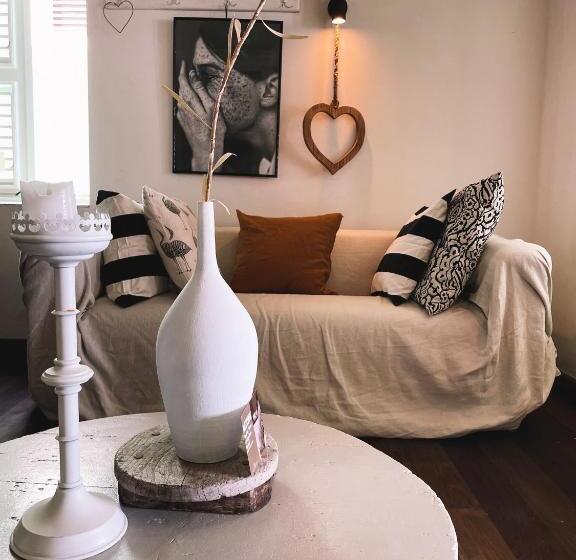 آپارتمان 2 خوابه, Bijblauw