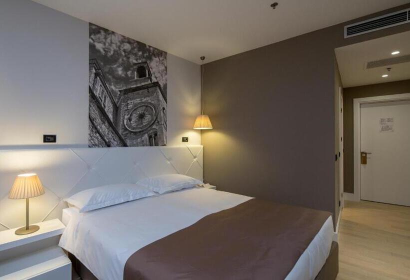 デラックスルーム, Cornaro