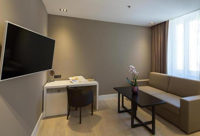 デラックスルーム, Cornaro