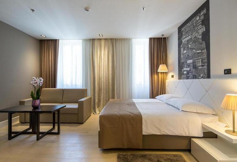 デラックスルーム, Cornaro