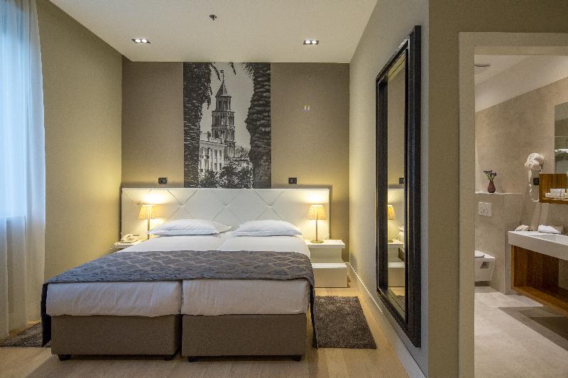 デラックスルーム, Cornaro