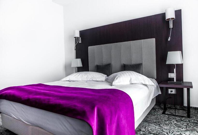 חדר דלוקס, Europeca