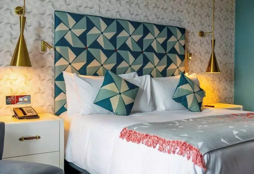 Standard-huone Parivuode, Hilton Bournemouth