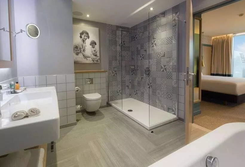 Sviitti King-vuode, Hilton Bournemouth