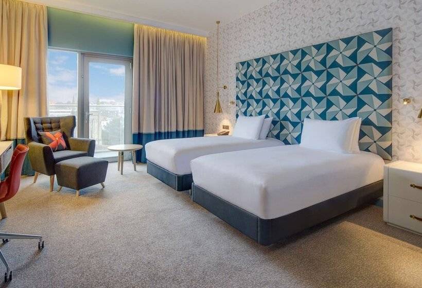 חדר סטנדרט עם מרפסת, Hilton Bournemouth