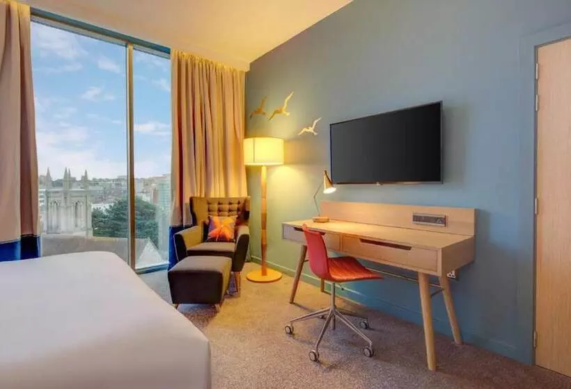 Standard-huone Parivuode, Hilton Bournemouth
