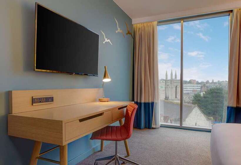 Номер Стандарт Кровать Кинг Адаптированный для Инвалидов, Hilton Bournemouth