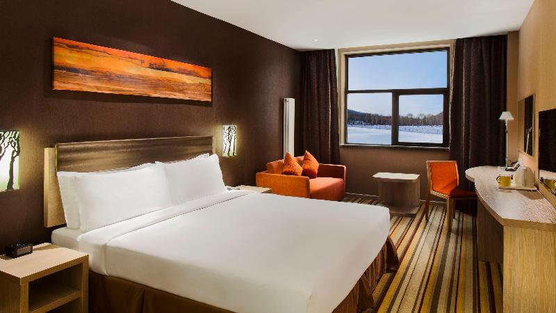 스탠다드 룸 킹사이즈 침대, Holiday Inn Express Changbaishan, An Ihg