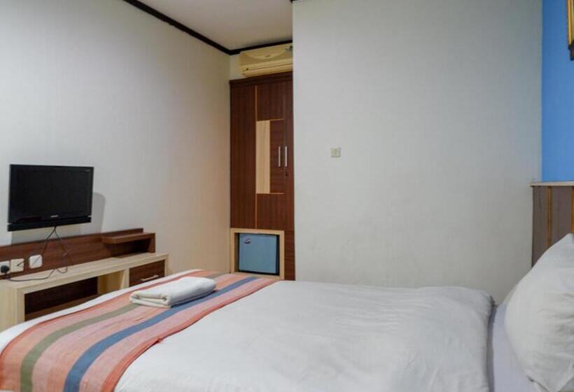 Номер Deluxe, Pineapple Mansion Solo Mitra Reddoorz Near Rs Jih Solo