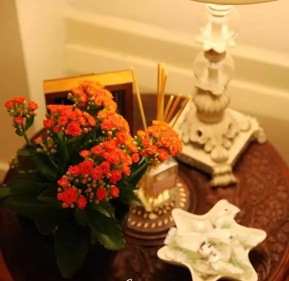 سوییت اجرایی, The Devereux Boutique