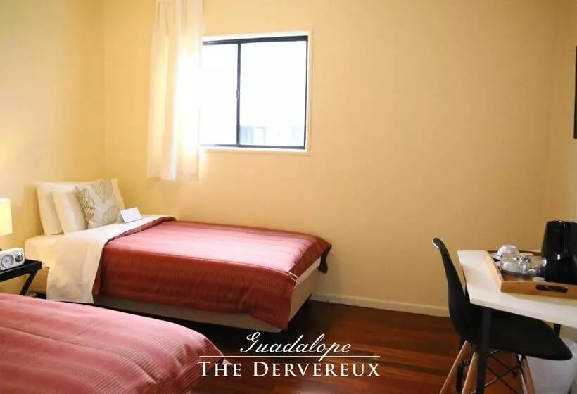 اتاق اکونومی با حمام مشترک, The Devereux Boutique