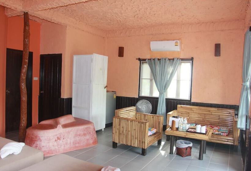 Семейный Номер, Thongtapan Resort