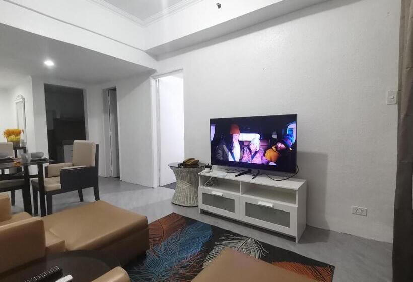 استودیوی استاندارد, Accommodation Services