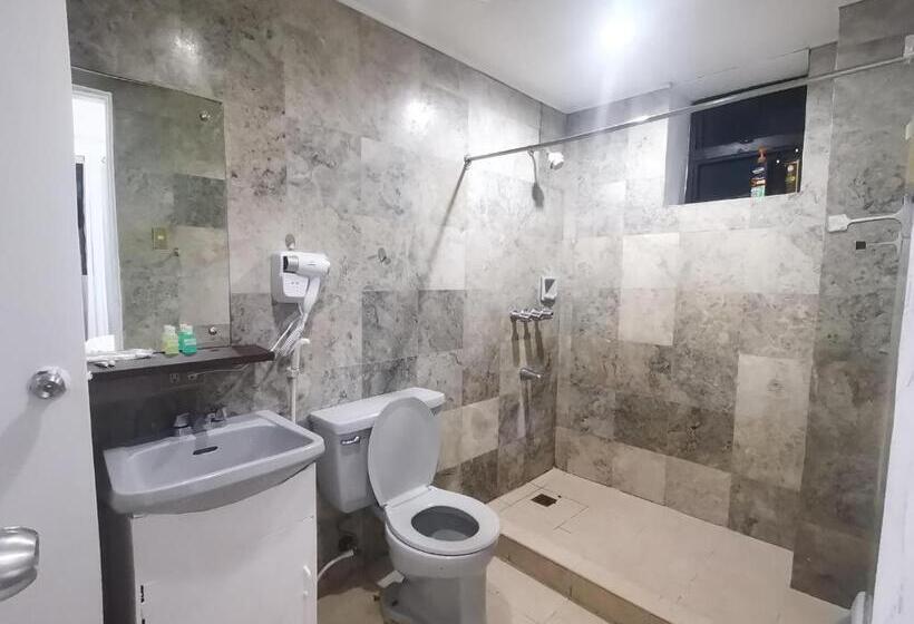标准工作室, Accommodation Services
