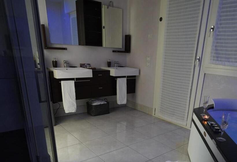 اتاق استاندارد با وان آب گرم, My Comfort