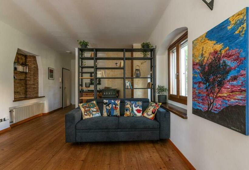 سوییت خانوادگی, Rooms Relais Art Borgocastello3