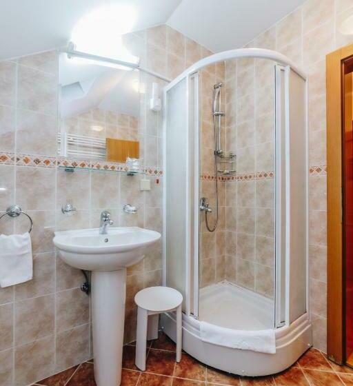 اتاق لوکس, Madison Kragujevac