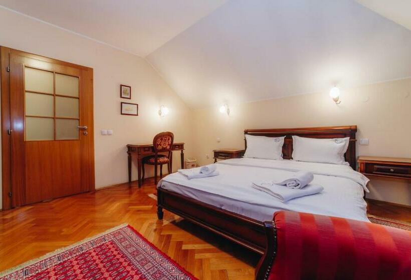 اتاق لوکس, Madison Kragujevac