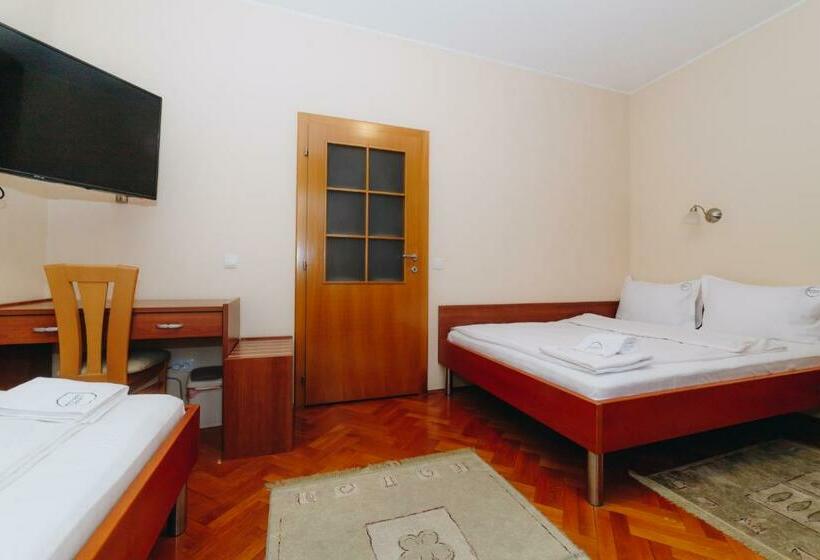 اتاق استاندارد سه نفره, Madison Kragujevac