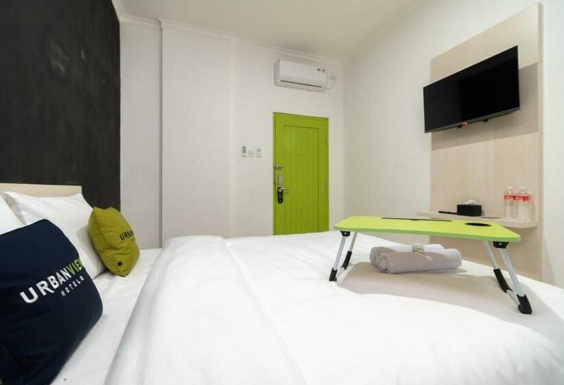 غرفة سوبيريور, Urbanview Hotel Bizhome Artha Gading Boulevard By Reddoorz