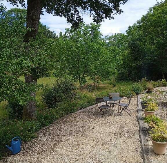 חדר משפחתי נוף לגינה, Chez Karine