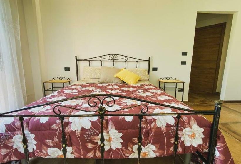 اتاق استاندارد سه نفره, Villa Tadina