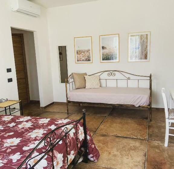 اتاق استاندارد سه نفره, Villa Tadina