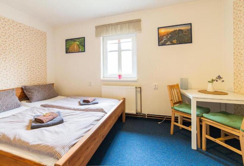 غرفة قياسية رباعية, Penzion Na Výšinkách, Jetřichovice, české švýcarsko