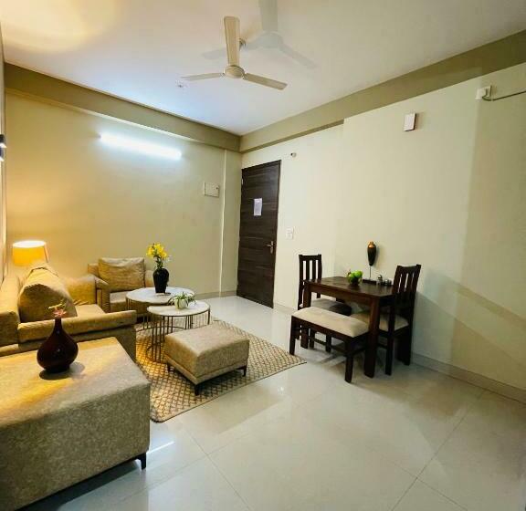 Huoneisto 2 Makuuhuonetta, Bedchambers Serviced Apartment, Medicity