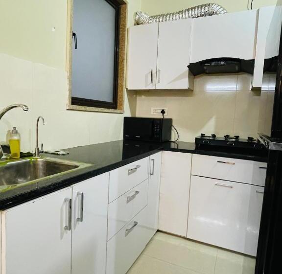 Huoneisto 2 Makuuhuonetta, Bedchambers Serviced Apartment, Medicity