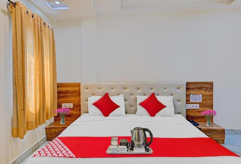 חדר קלאסי לשלושה, Flagship Hotel Sai Palace