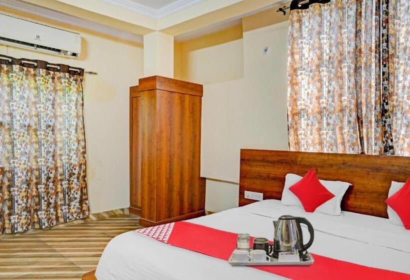 חדר קלאסי לשלושה, Flagship Hotel Sai Palace