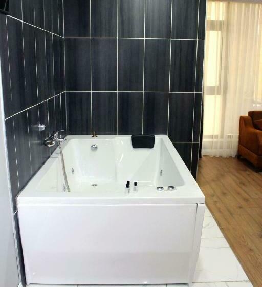 バスタブ付きスタンダードルーム, Biglife