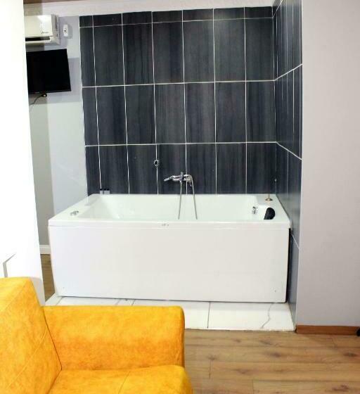 バスタブ付きスタンダードルーム, Biglife