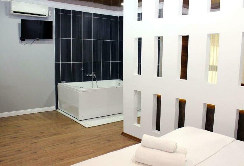 バスタブ付きスタンダードルーム, Biglife