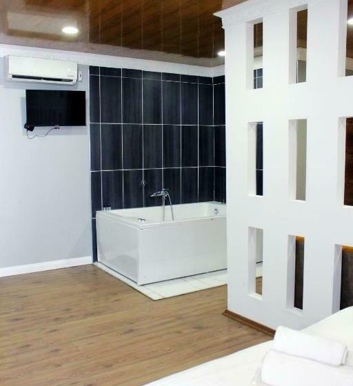 バスタブ付きスタンダードルーム, Biglife