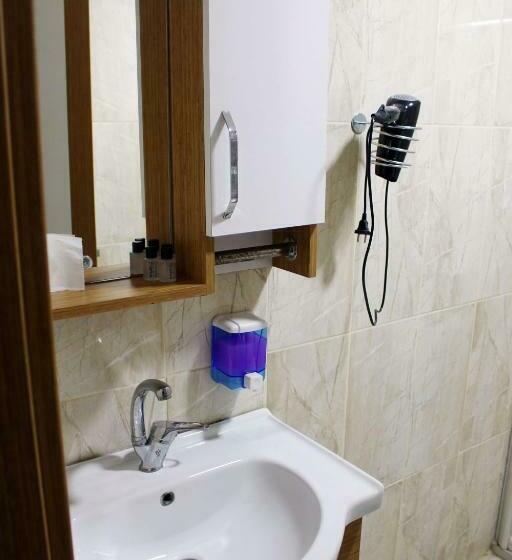 エコノミールーム, Biglife