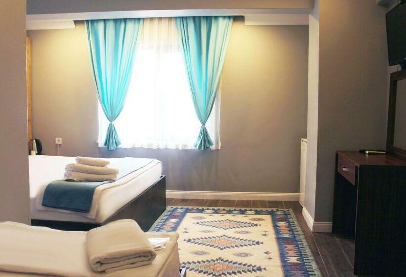 スタンダードトリプルルーム, Biglife