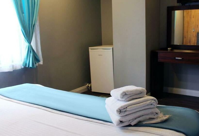 スタンダードトリプルルーム, Biglife