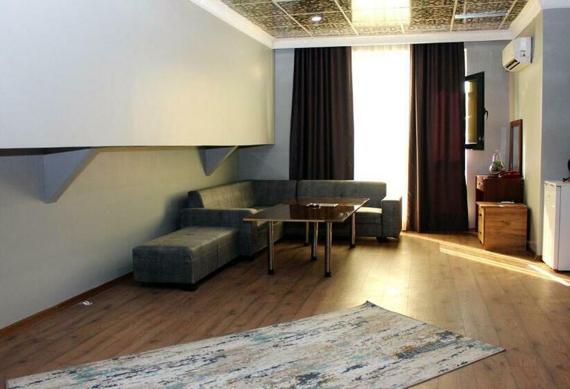 スタンダードスタジオ, Biglife