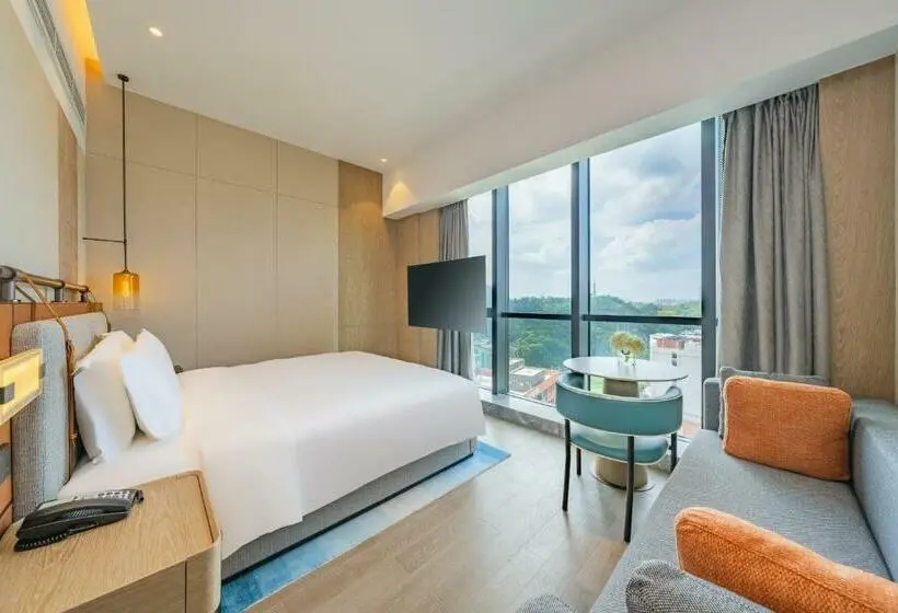身障者適用キングサイズベッドルーム, Holiday Inn Zhuhai City Center, An Ihg