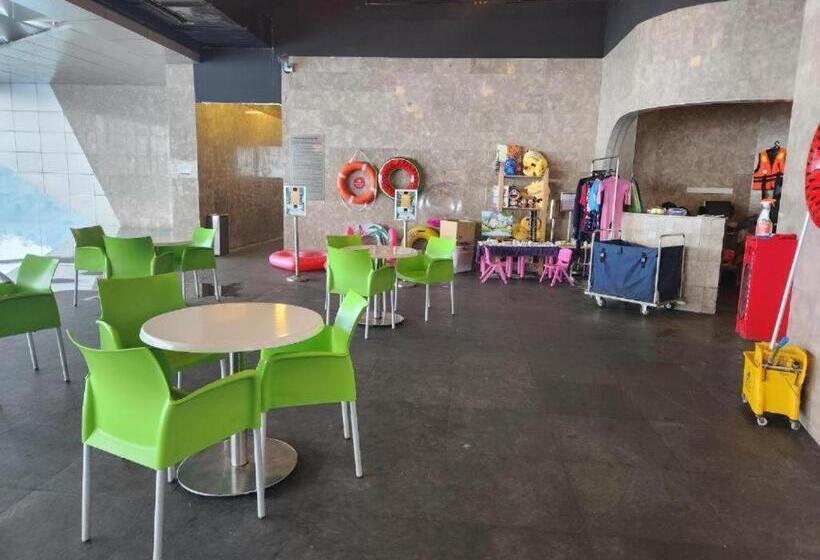 סטודיו עם נוף להרים, The Best @ Genting Highland