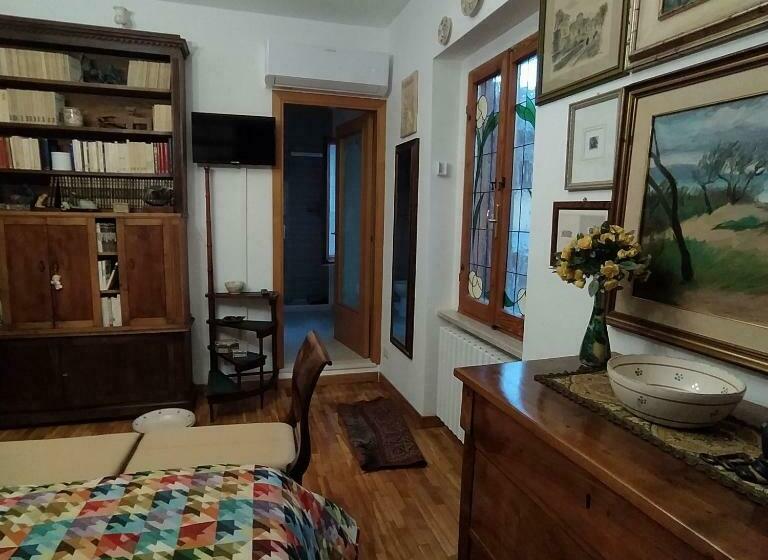 غرفة قياسية, Rua Dell Arco 11