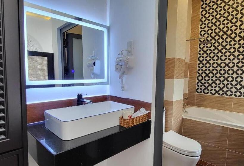 اتاق لوکس با تخت بزرگ, Ruby Hotel Vĩnh Long