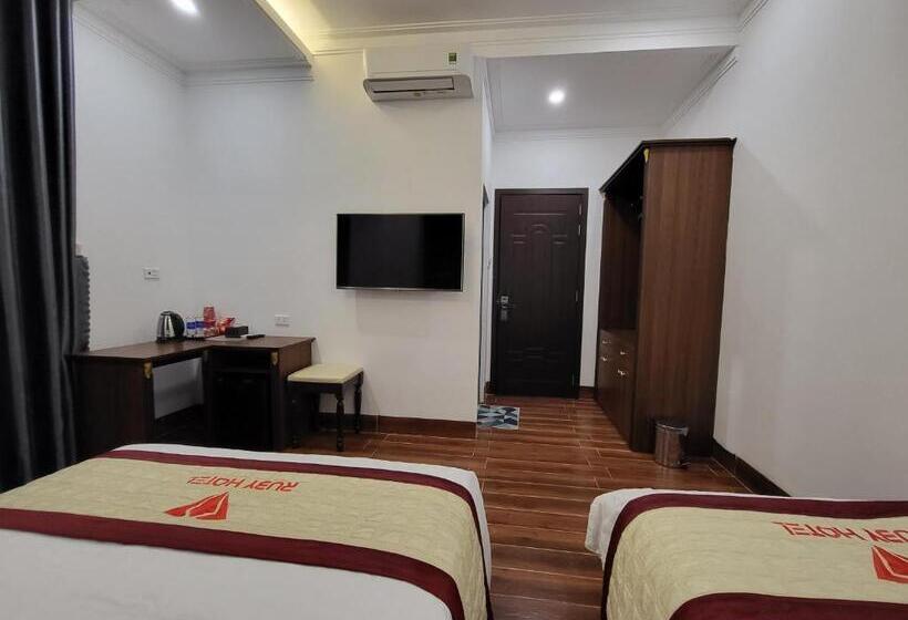 اتاق استاندارد سه تخته با بالکن, Ruby Hotel Vĩnh Long