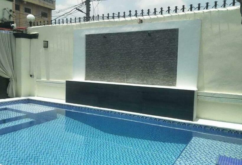 ファミリーステューディオ, Mt View Rock Getaways Home